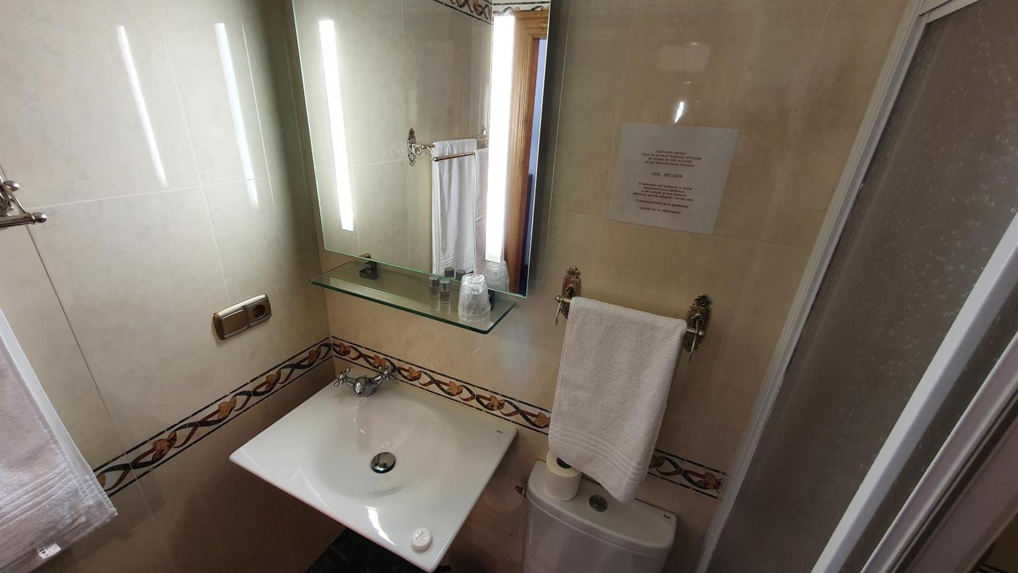 Hostal Ansonea Bera (Navarre) Quarto foto